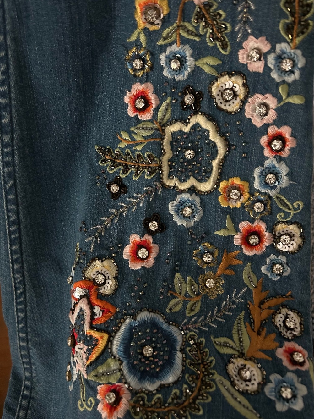 Alice + Olivia Blue Embroidered Flare Jeans with Multicolor Floral Detail - Picture 5 of 5